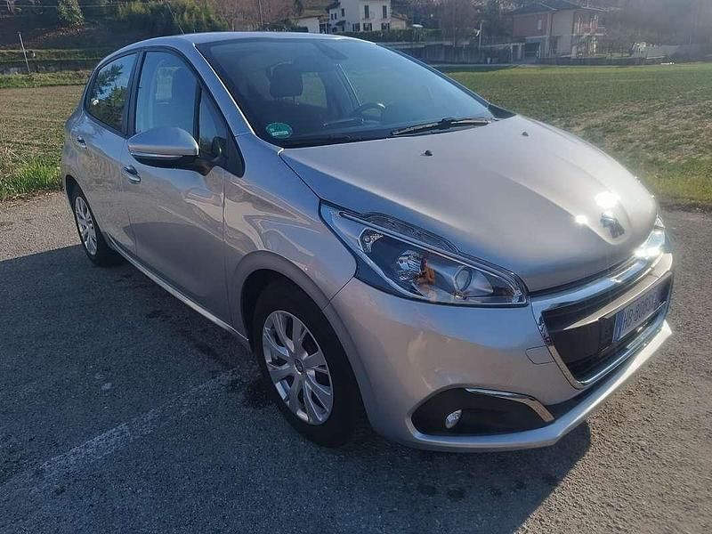 Usata Peugeot 208 Active 82 CV (60 kW) 2017 Utilitaria