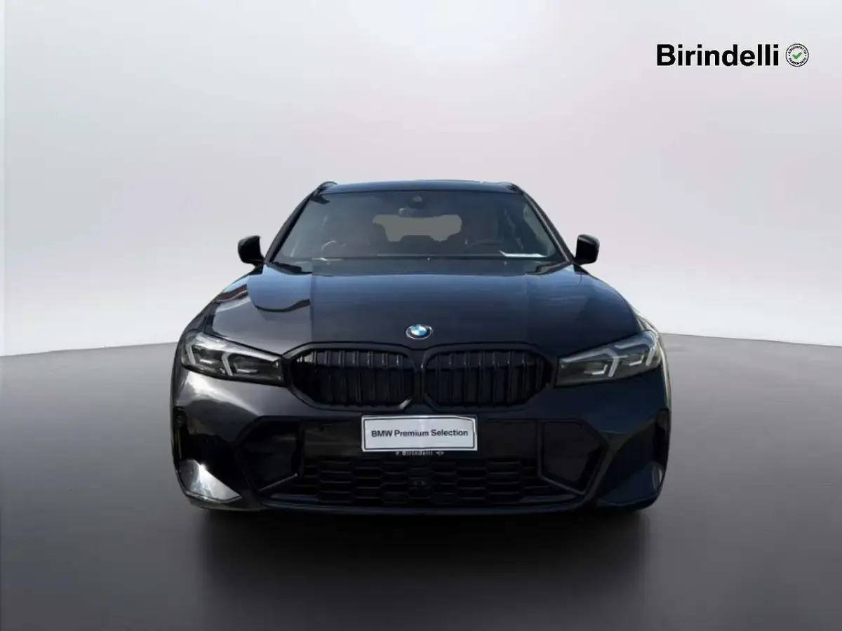 Usata BMW 318 M Sport 150 CV (110 kW) 2024 Black sapphire metallizzato Station wagon