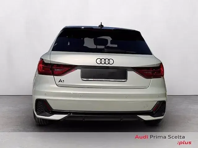 Usata Audi A1 Ambiente 116 CV (85 kW) 2025 Argento rugiada metallizzato SUV