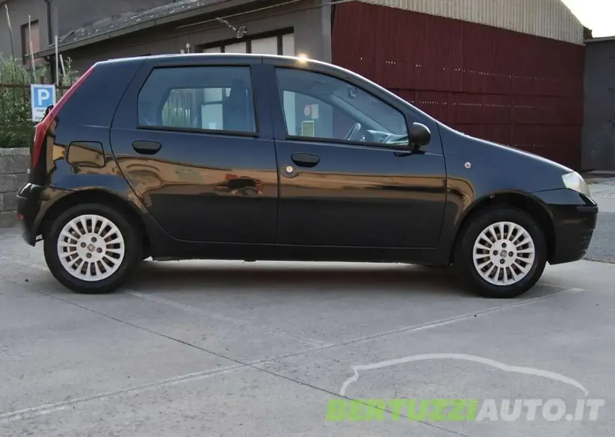 Usata Fiat Punto 60 CV (44 kW) 2009 Nero Utilitaria