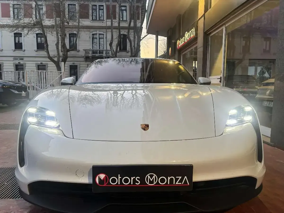 Usata Porsche Taycan 4S 139 kW (190 CV) 2023 Bianco Berlina