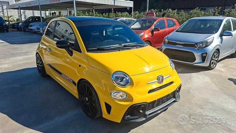 Giallo Usata 2020 Abarth 595 Tre volumi | 16.499 € (Buon prezzo) - Immagine 1/4