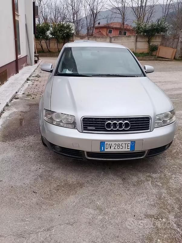 Usata Audi A4 101 CV (74 kW) 2002 Grigio Berlina