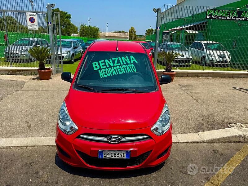 Rosso Usata 2012 Hyundai i10 Due volumi | 3700 € (Buon prezzo) - Immagine 1/4