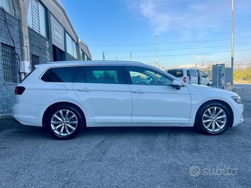 Usata VW Passat 120 CV (88 kW) 2019 Bianco Station wagon