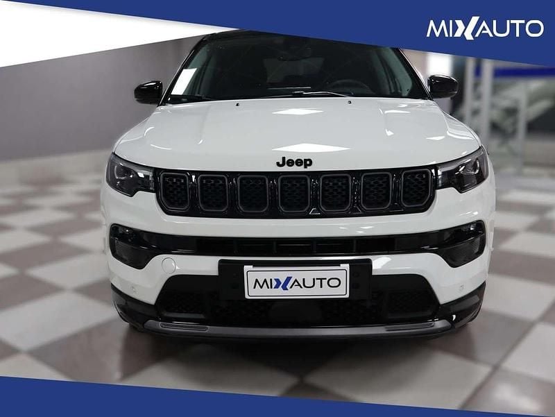 Usata Jeep Compass Summit 131 CV (96 kW) 2025 Bicolore bianco / tetto nero SUV