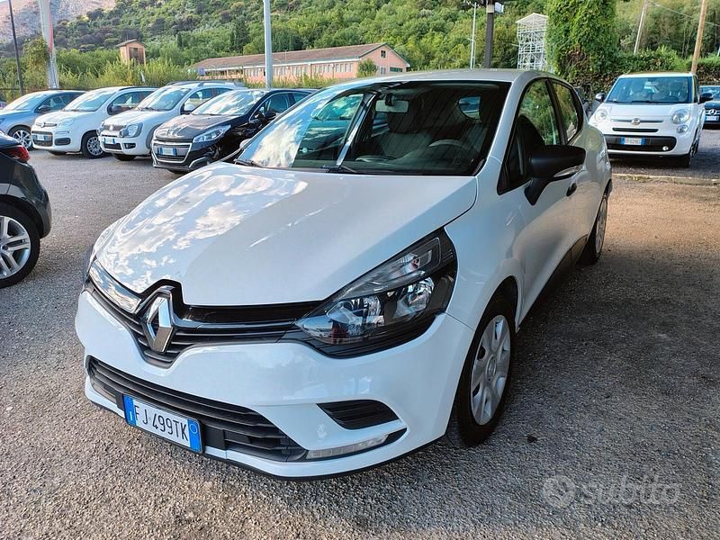 Bianco Usata 2017 Renault Clio IV Zen Tre volumi | 4800 € (Super prezzo) - Immagine 1/4