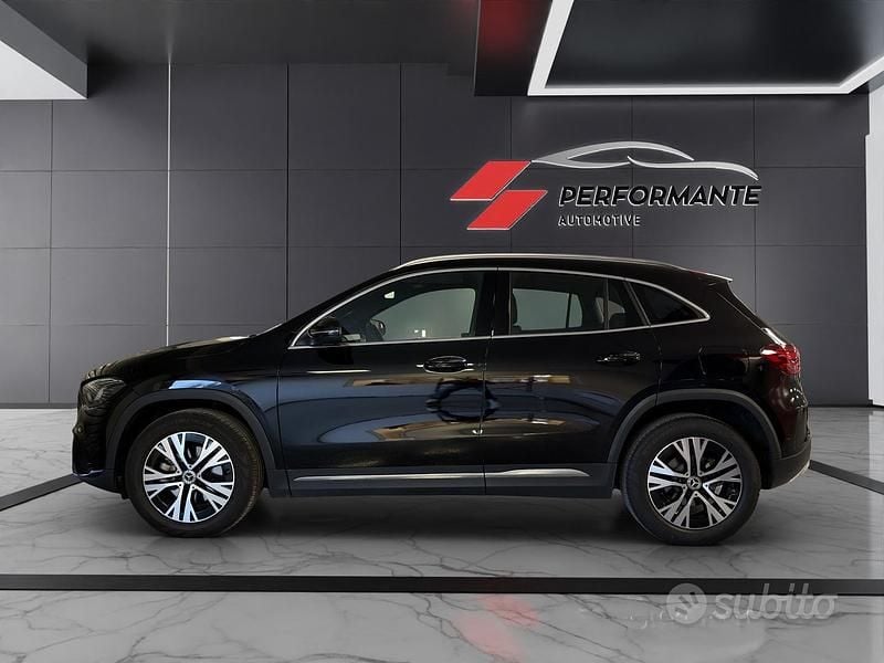Usata Mercedes GLA180 Advanced 136 CV (100 kW) 2024 Nero SUV