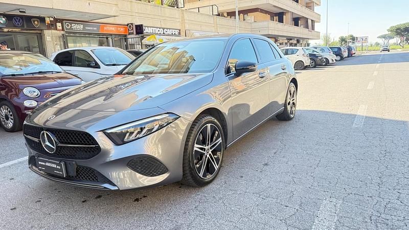 Usata Mercedes A250 Advanced Plus 163 CV (119 kW) 2023 Grigio Berlina
