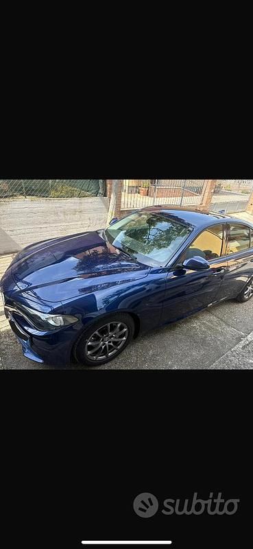 Usata Alfa Romeo Giulia 150 CV (110 kW) 2017 Blu Berlina
