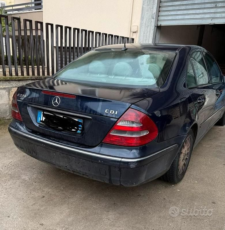 Usata Mercedes E220 143 CV (105 kW) 2002 Station wagon