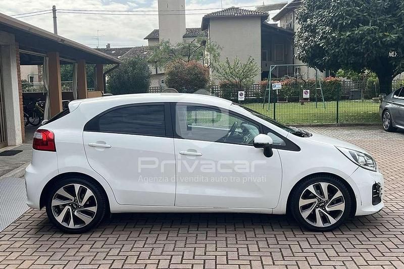 Usata Kia Rio 90 CV (66 kW) 2016 Bianco Utilitaria