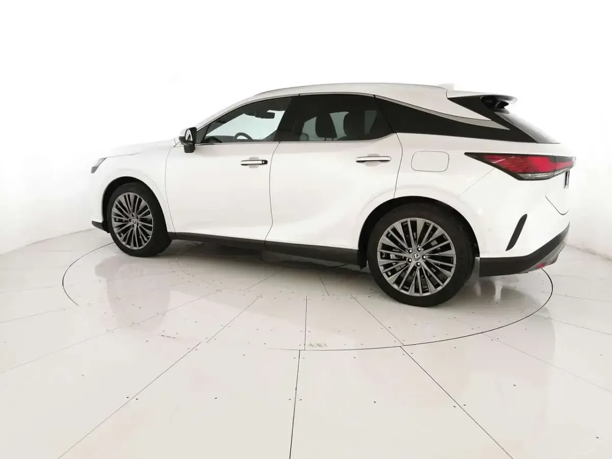 Usata Lexus RX450h Luxury Line 309 CV (227 kW) 2024 Bianco SUV
