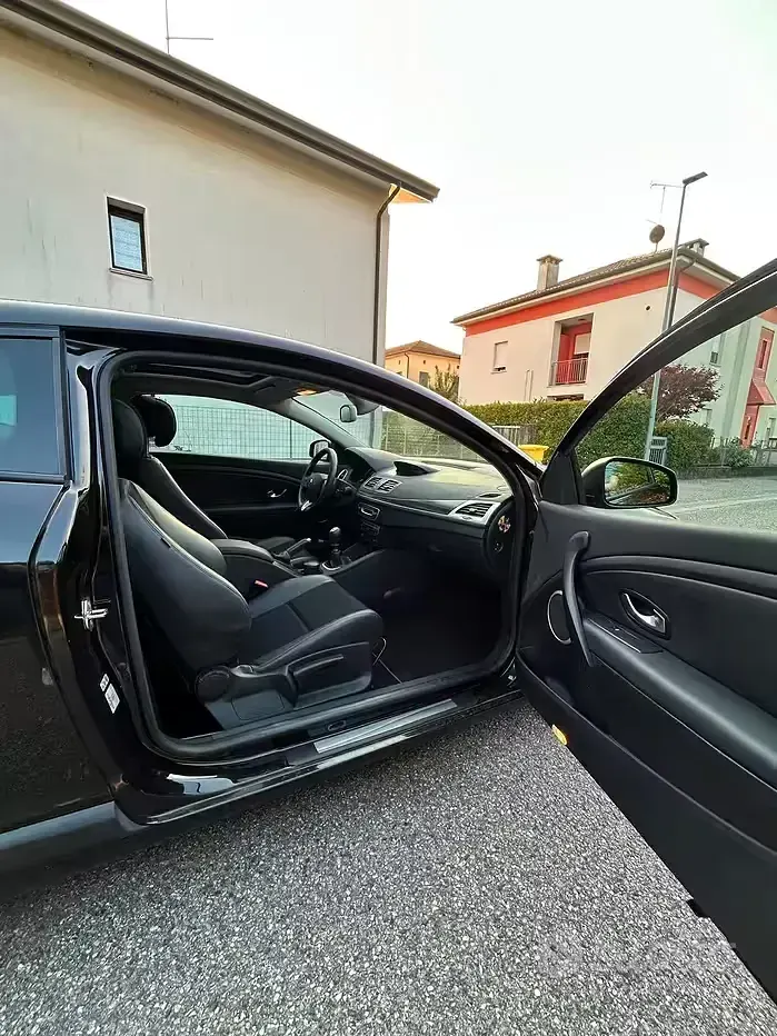 Usata Renault Mégane Coupé 110 CV (80 kW) 2009 Nero Coupé
