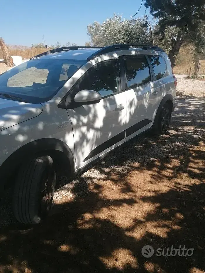 Usata Dacia Jogger 101 CV (74 kW) 2024 Bianco Monovolume
