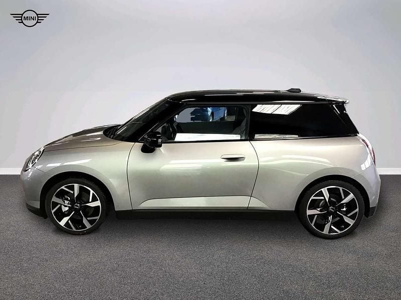 Usata Mini Cooper Favoured 135 kW (184 CV) 2025 Grigio Utilitaria