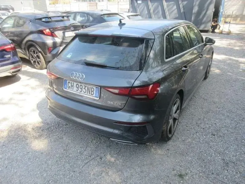 Usata Audi A3 Sportback S-Line 150 CV (110 kW) 2021 Grigio scuro Utilitaria