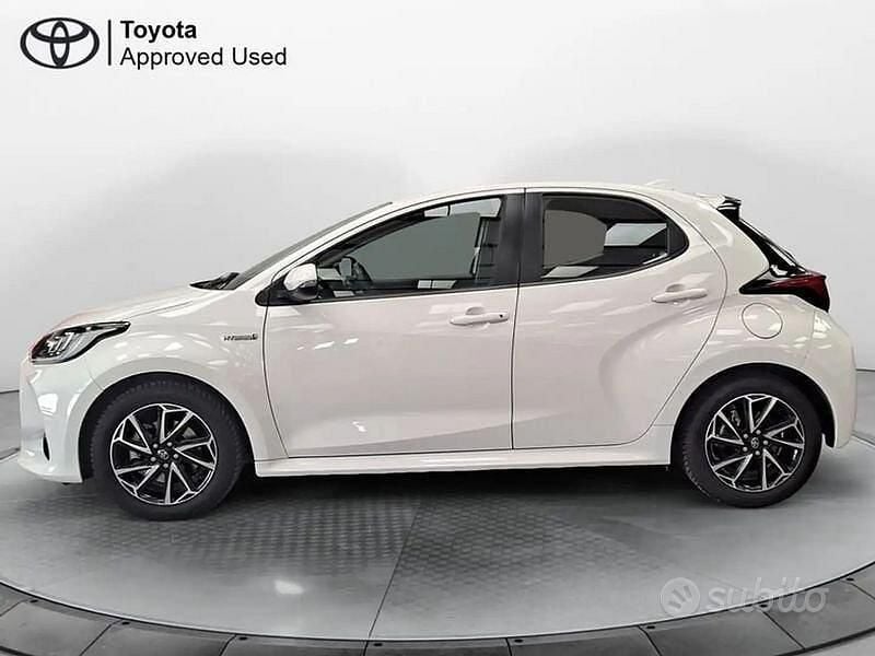 Usata Toyota Yaris Hybrid Trend 116 CV (85 kW) 2022 Bianco Berlina