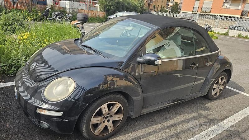 Usata VW New Beetle 105 CV (77 kW) 2009 Nero Utilitaria