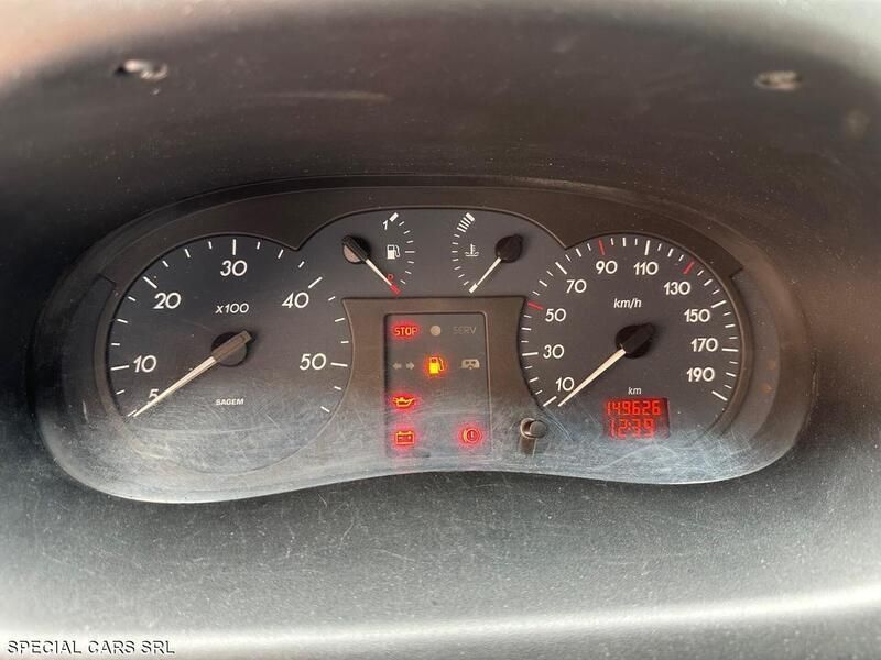 Usata Renault Master 110 CV (80 kW) 2003 Bianco Furgone
