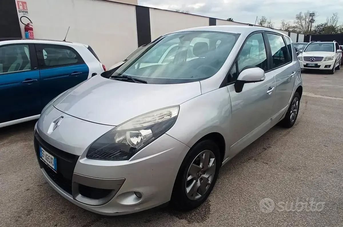 Usata Renault Scenic E-Tech 110 CV (80 kW) 2011 Arancione Monovolume