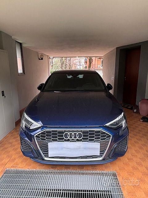 Usata Audi A3 Ambiente 150 CV (110 kW) 2023 Blu/azzurro Berlina