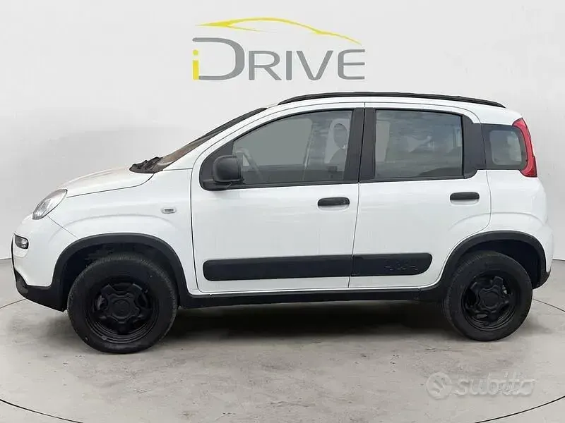 Usata Fiat Panda 4x4 S 86 CV (63 kW) 2022 Bianco Utilitaria