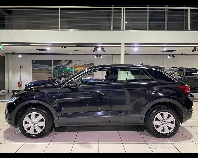 Usata VW T-Roc Life 110 CV (80 kW) 2022 Nero SUV