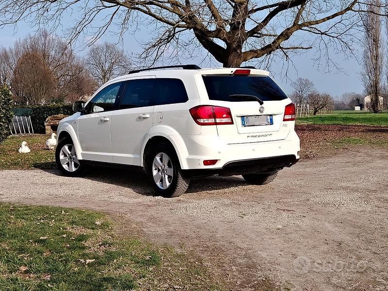 Usata Fiat Freemont 140 CV (102 kW) 2012 Bianco SUV