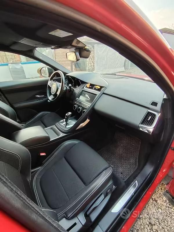 Occasion Jaguar E-Pace R-Dynamic 150 ch (110 kW) 2019 Rouge SUV