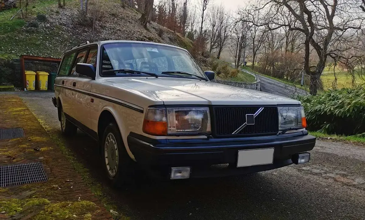 Usata Volvo Polar 109 CV (80 kW) 1993 Bianco Station wagon