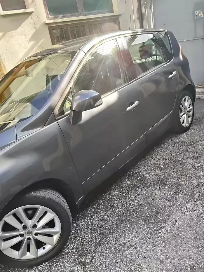 Usata Renault Scenic E-Tech 110 CV (80 kW) 2010 Grigio Monovolume
