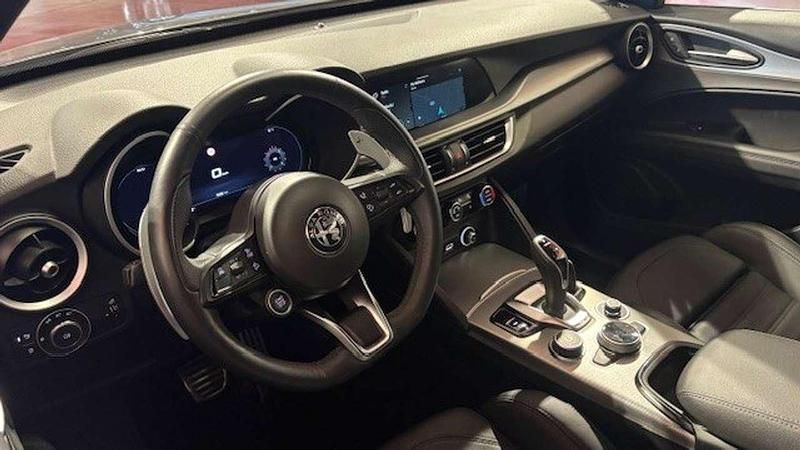 Usata Alfa Romeo Stelvio Veloce 209 CV (153 kW) 2025 Grigio SUV