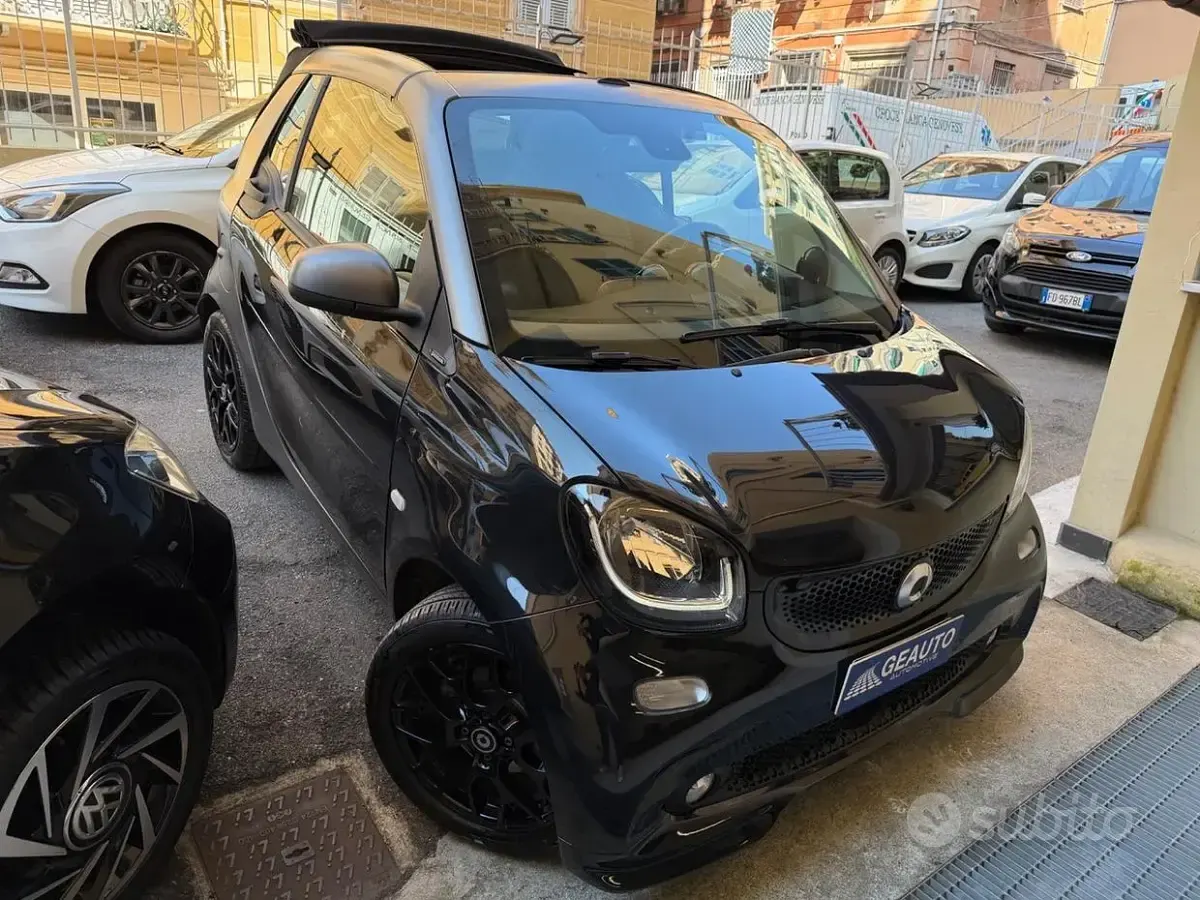 Usata Smart ForTwo Cabrio 90 CV (66 kW) 2019 Nero Cabrio