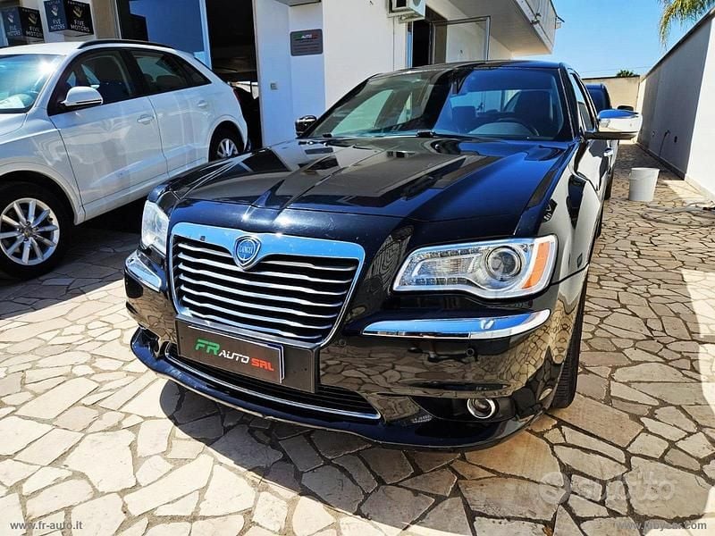 Nero Usata 2012 Lancia Thema Platinum Berlina | 9900 € (Buon prezzo) - Immagine 1/4