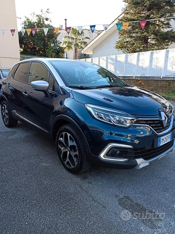 Usata Renault Captur Intens 110 CV (80 kW) 2017 Verde SUV
