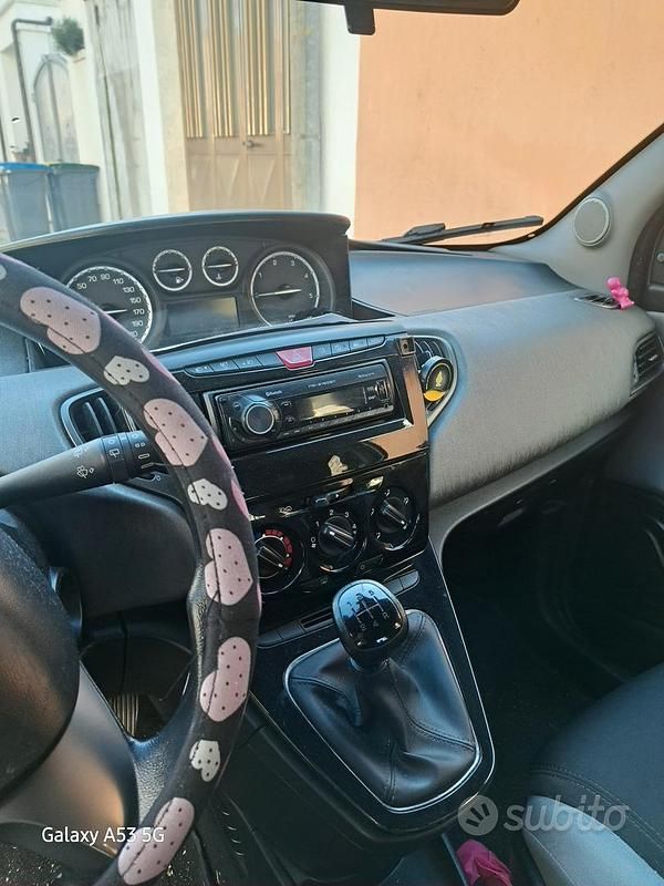 Usata Lancia Ypsilon 95 CV (69 kW) 2015 Utilitaria