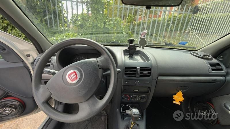 Usata Renault Clio II 2004 Berlina