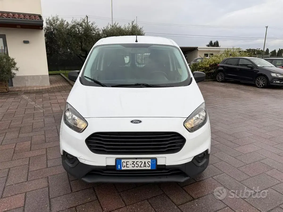 Usata Ford Transit Courier 75 CV (55 kW) 2021 Bianco Furgone