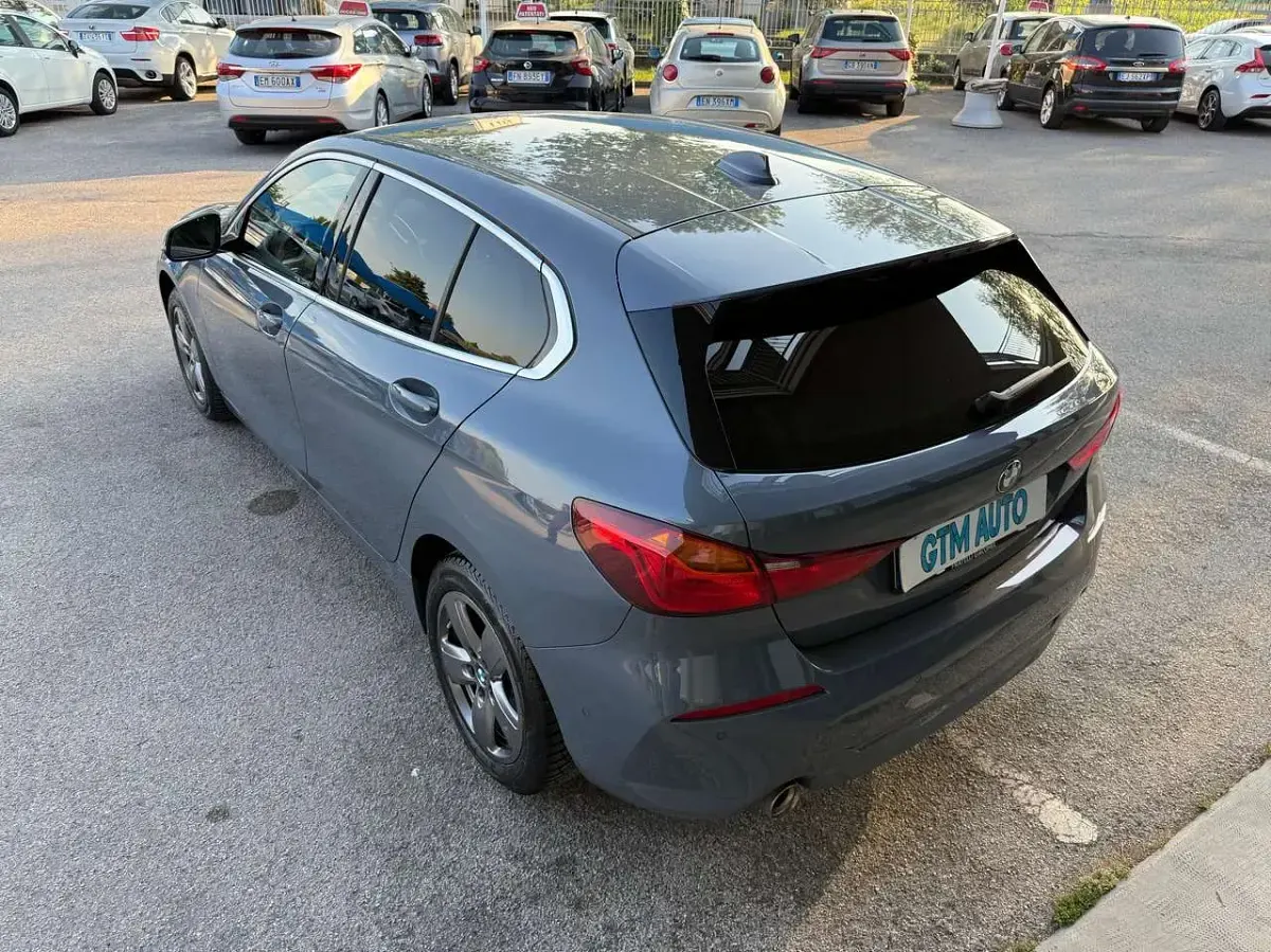 Usata BMW 118 140 CV (102 kW) 2019 Grigio Utilitaria