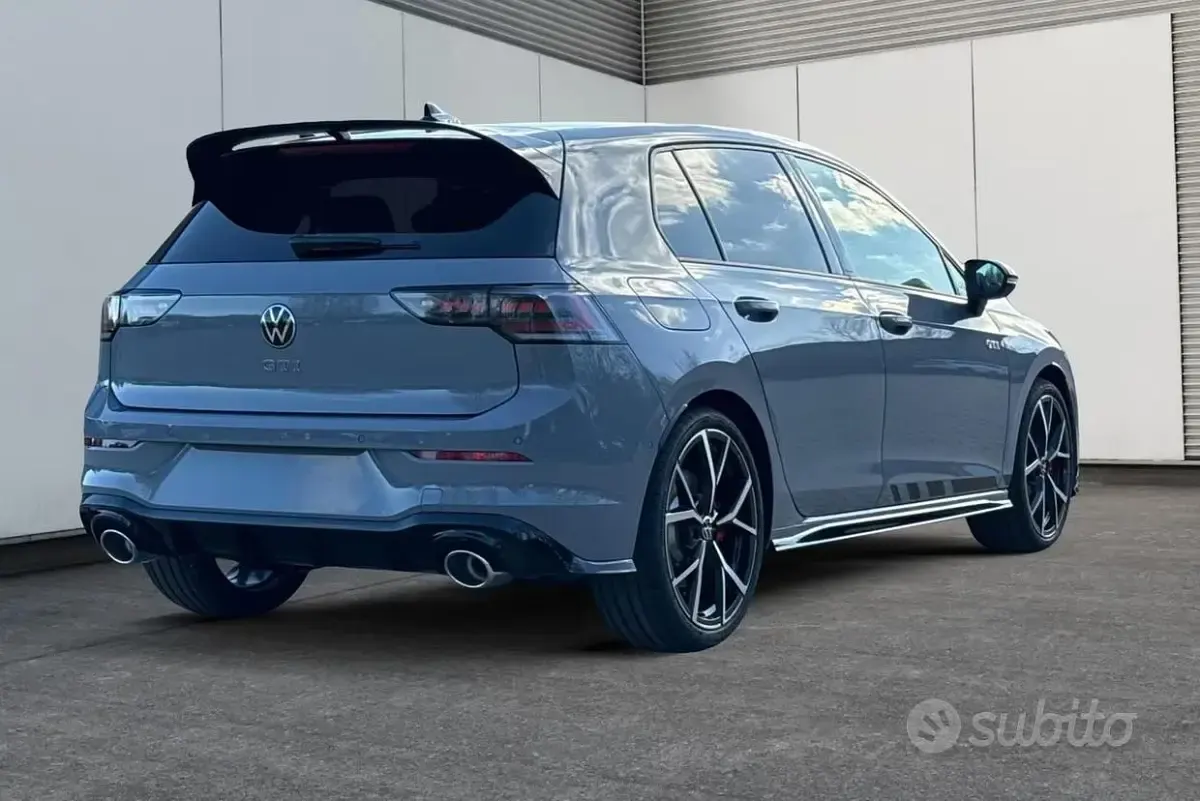 Nuova VW Golf VIII GTI Clubsport 300 CV (220 kW) 2026 Grigio Berlina