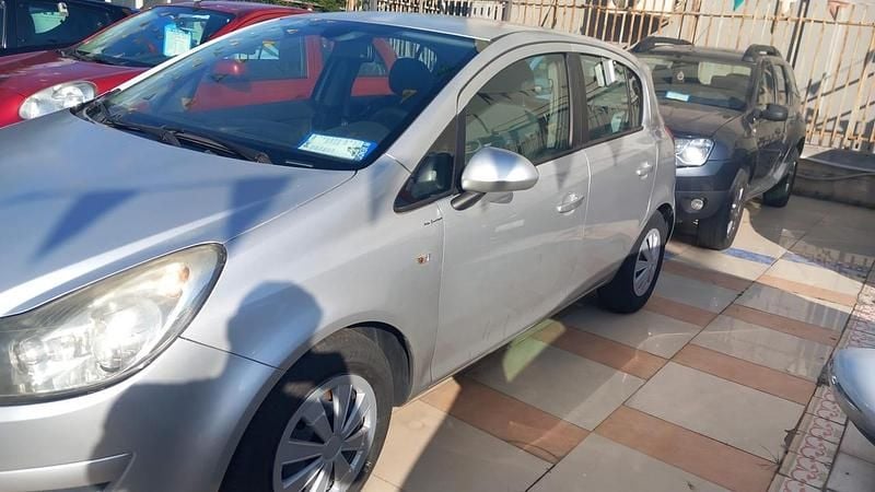Usata Opel Corsa Enjoy 80 CV (58 kW) 2009 Argento Utilitaria