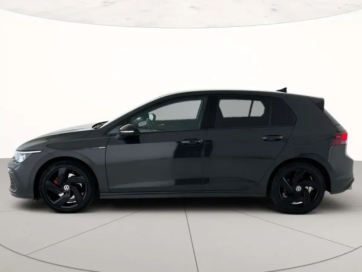 Usata VW Golf VIII GTD 200 CV (147 kW) 2023 Urano grey