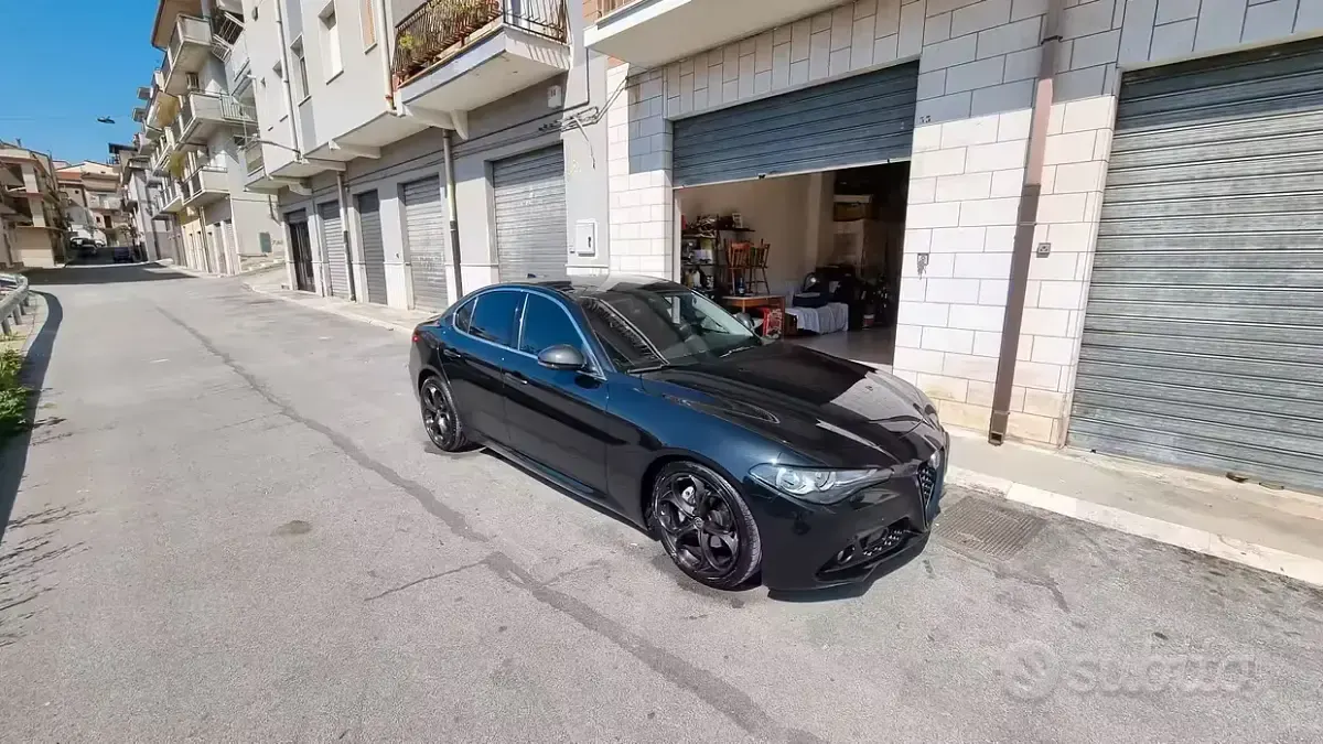 Usata Alfa Romeo Giulia 150 CV (110 kW) 2016 Nero Berlina