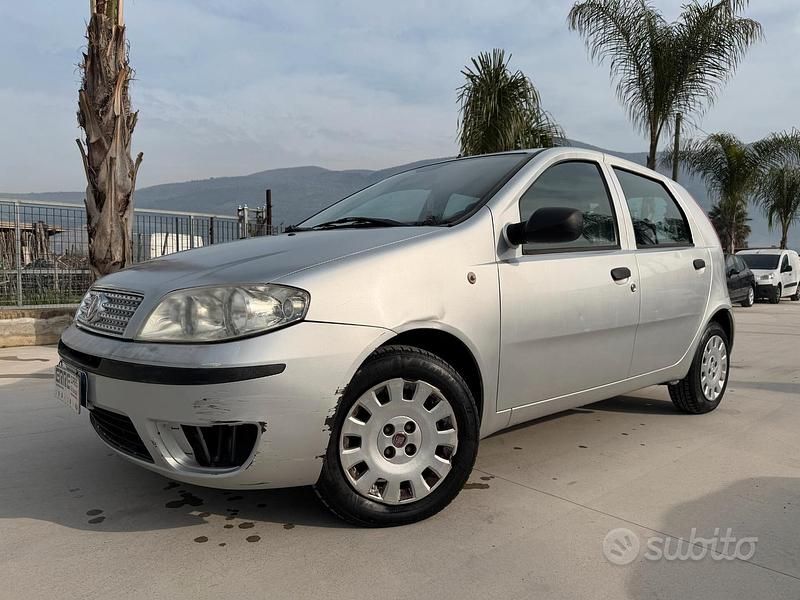 Usata Fiat Punto 69 CV (50 kW) 2010 Grigio Utilitaria
