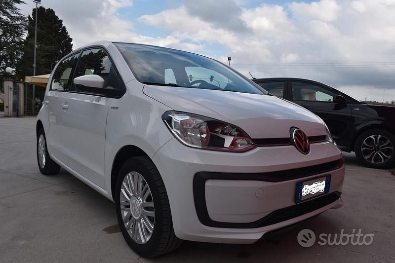 Begagnad VW up! Move 68 HK (50 kW) 2021 Vit Halvkombi
