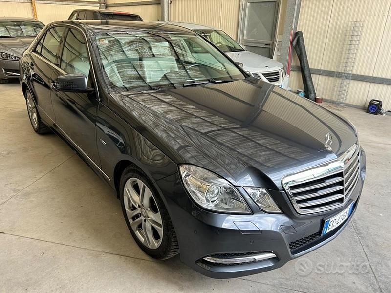 Usata Mercedes E250 Avantgarde 203 CV (149 kW) 2010 Grigio Berlina