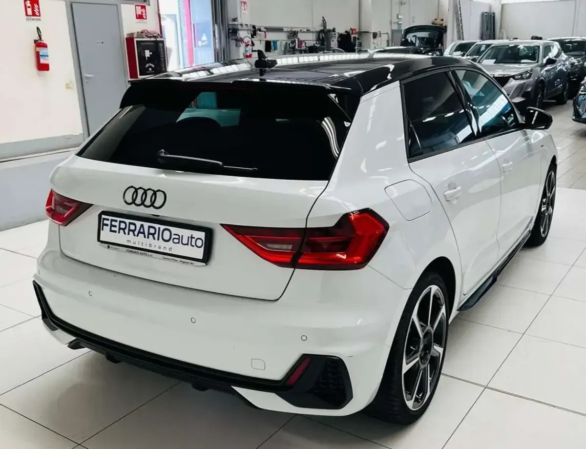 Usata Audi A1 Sportback Black Edition 116 CV (85 kW) 2025 Bianca glaciar Utilitaria