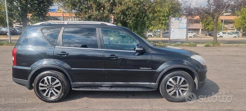 Usata Ssangyong (KGM) Rexton 155 CV (114 kW) 2016 Nero SUV