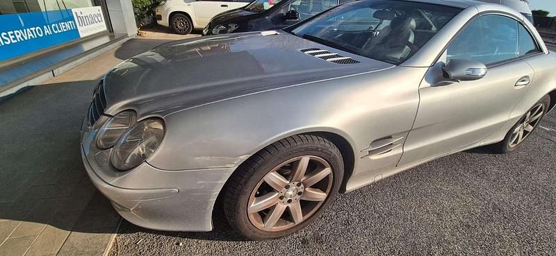 Usata Mercedes SL350 245 CV (180 kW) 2004 Argento Cabrio
